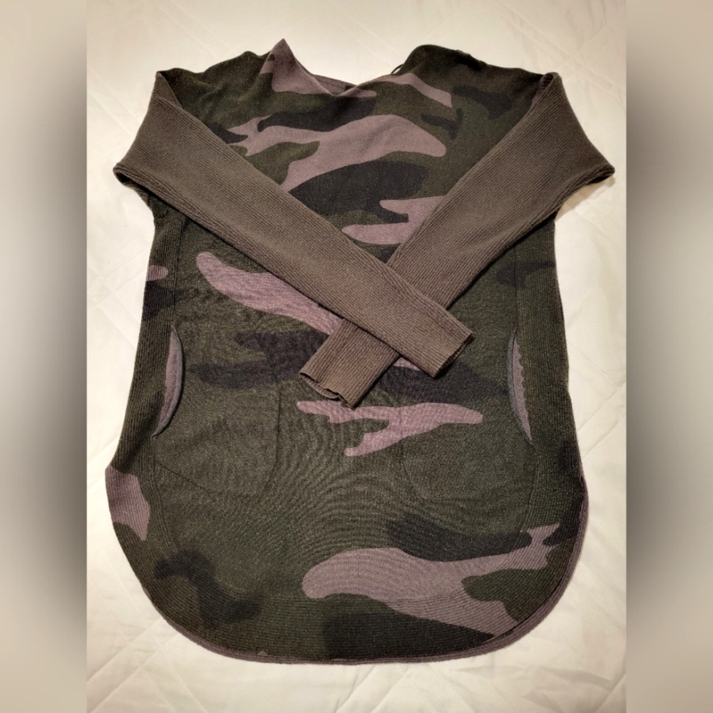Charlie B Camo Women's sweater- Sm